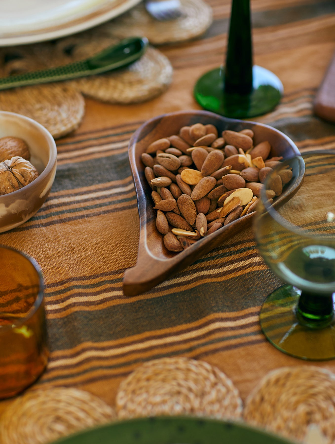 Holz-Bowl - Acacia - "Pear"