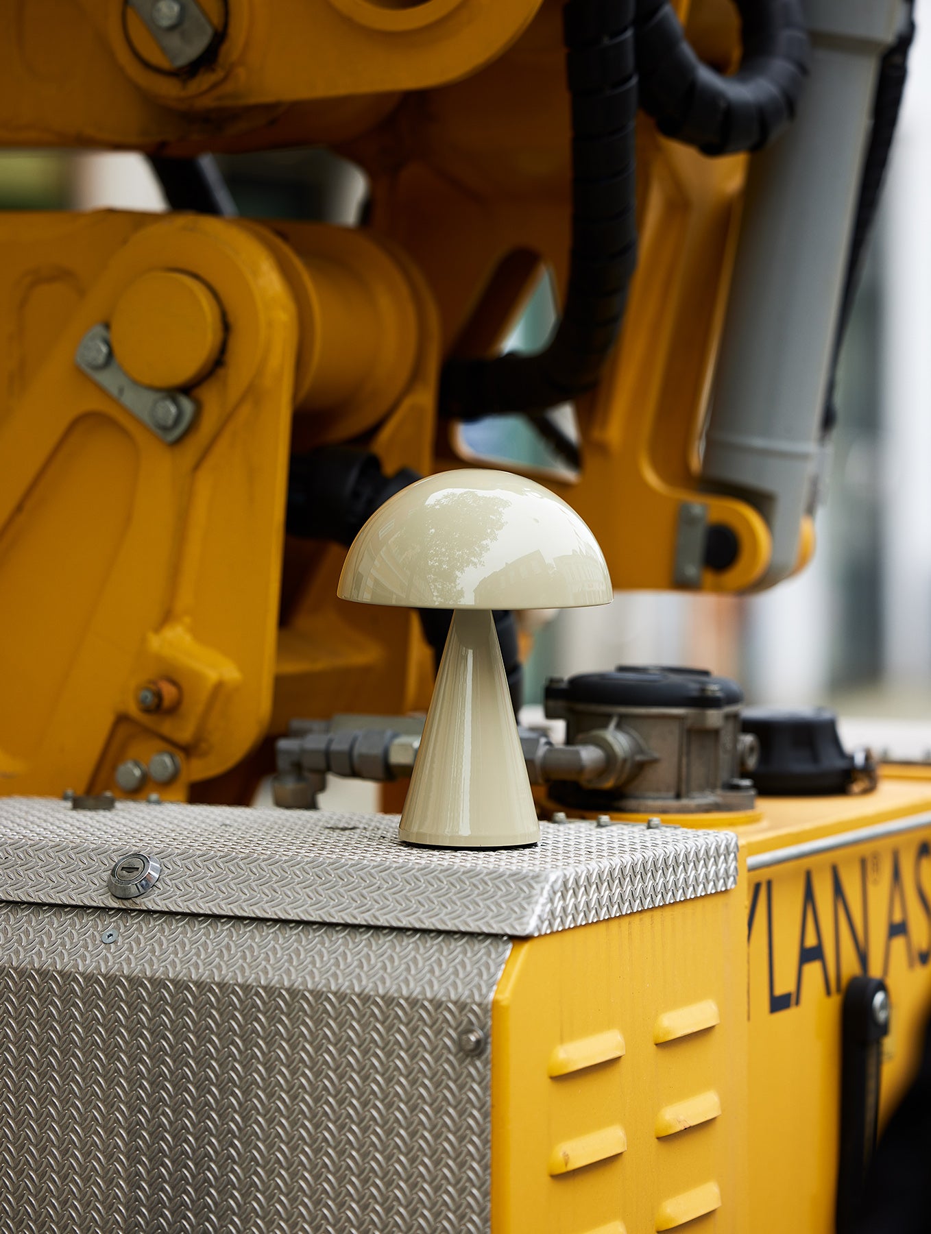 "Mush" Tragbare Lampe - Hell-Sandfarben