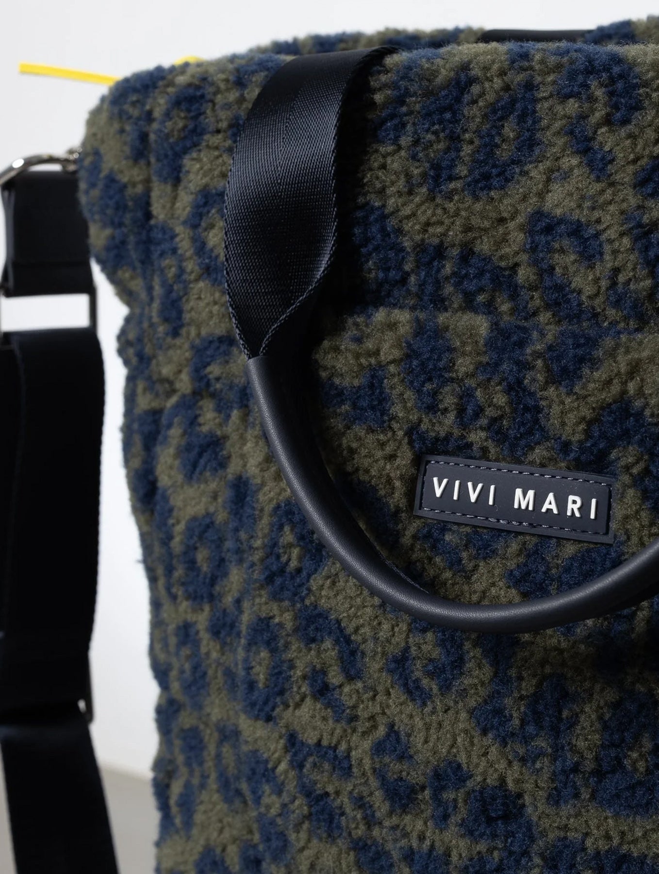 Teddy Tote Bag Medium - Leo Splashes Navy Olive