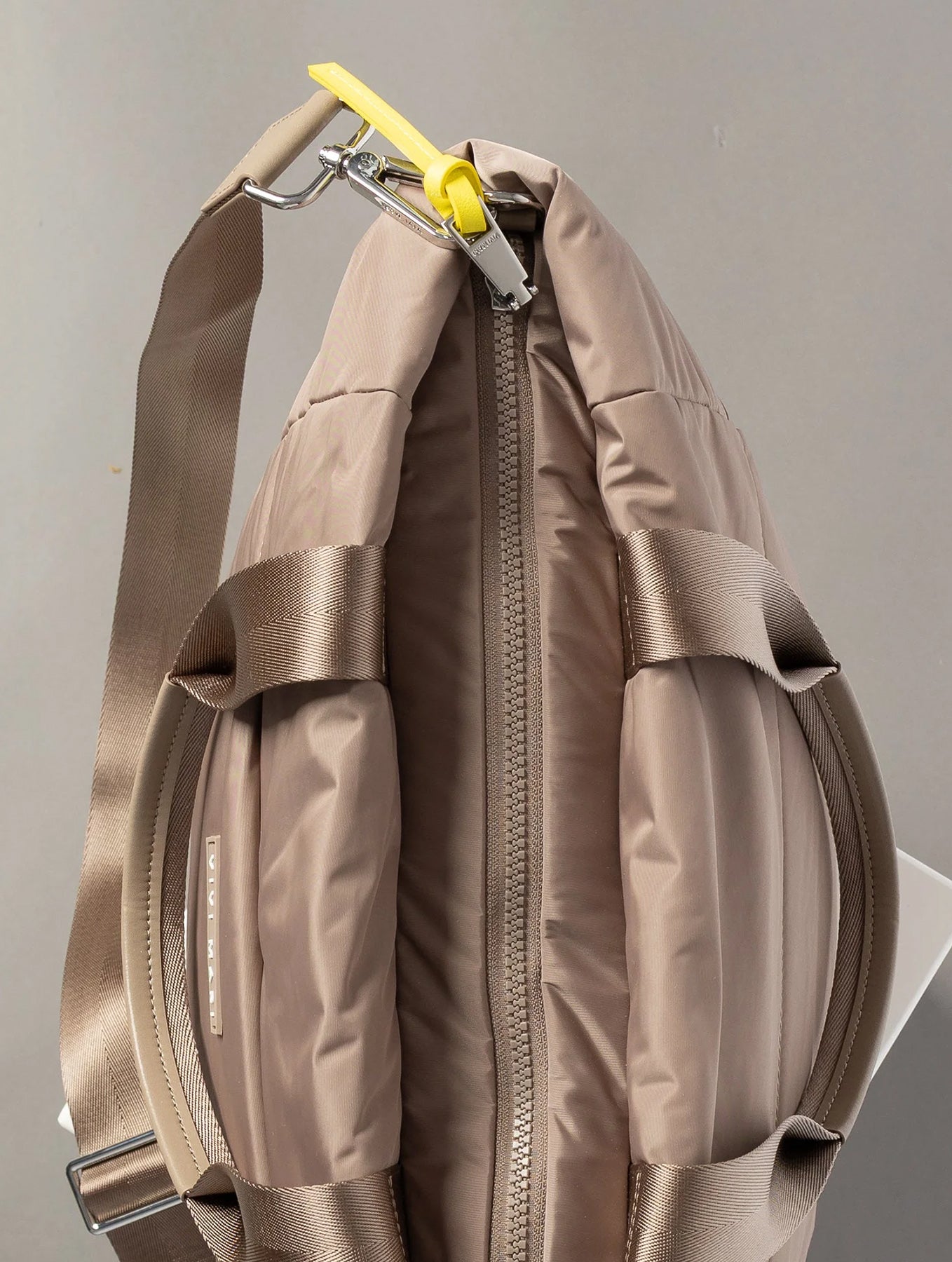 Padded Tote Bag Medium - Dark Mushroom