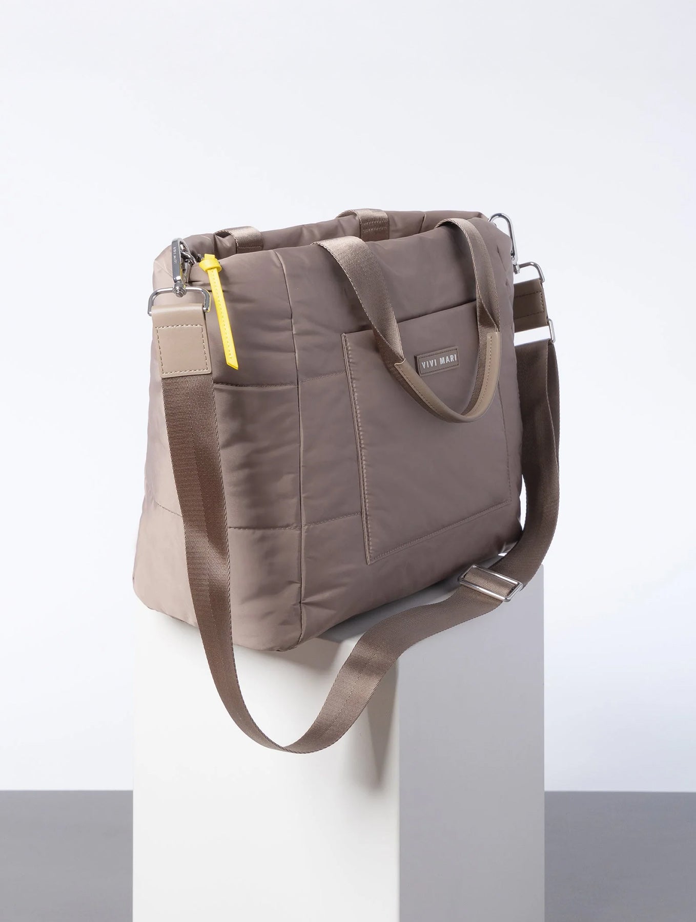 Padded Tote Bag Medium - Dark Mushroom