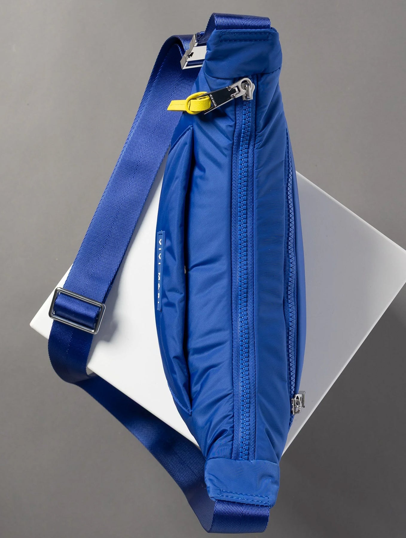 Padded Hip Bag Medium - Blue