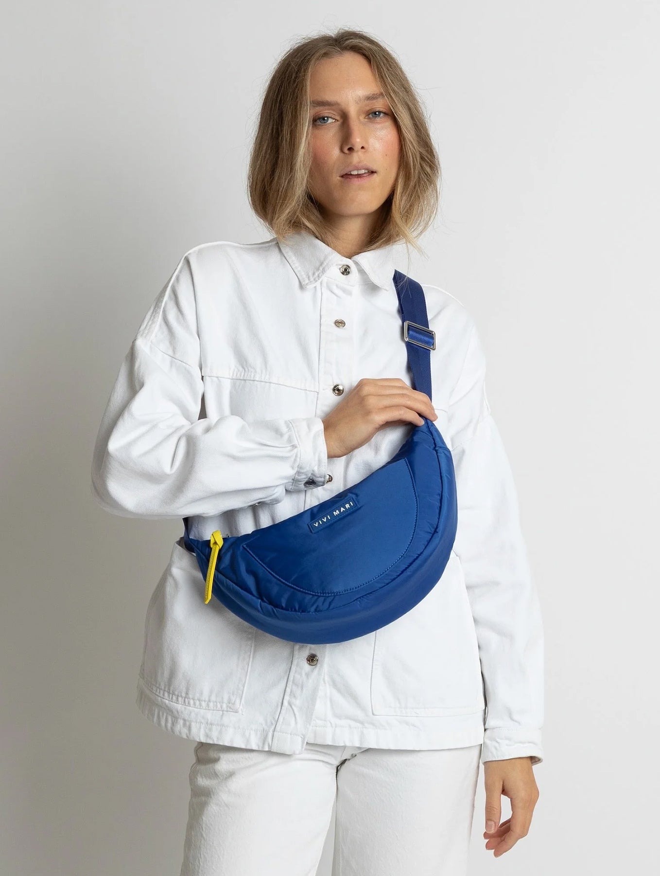 Padded Hip Bag Medium - Blue