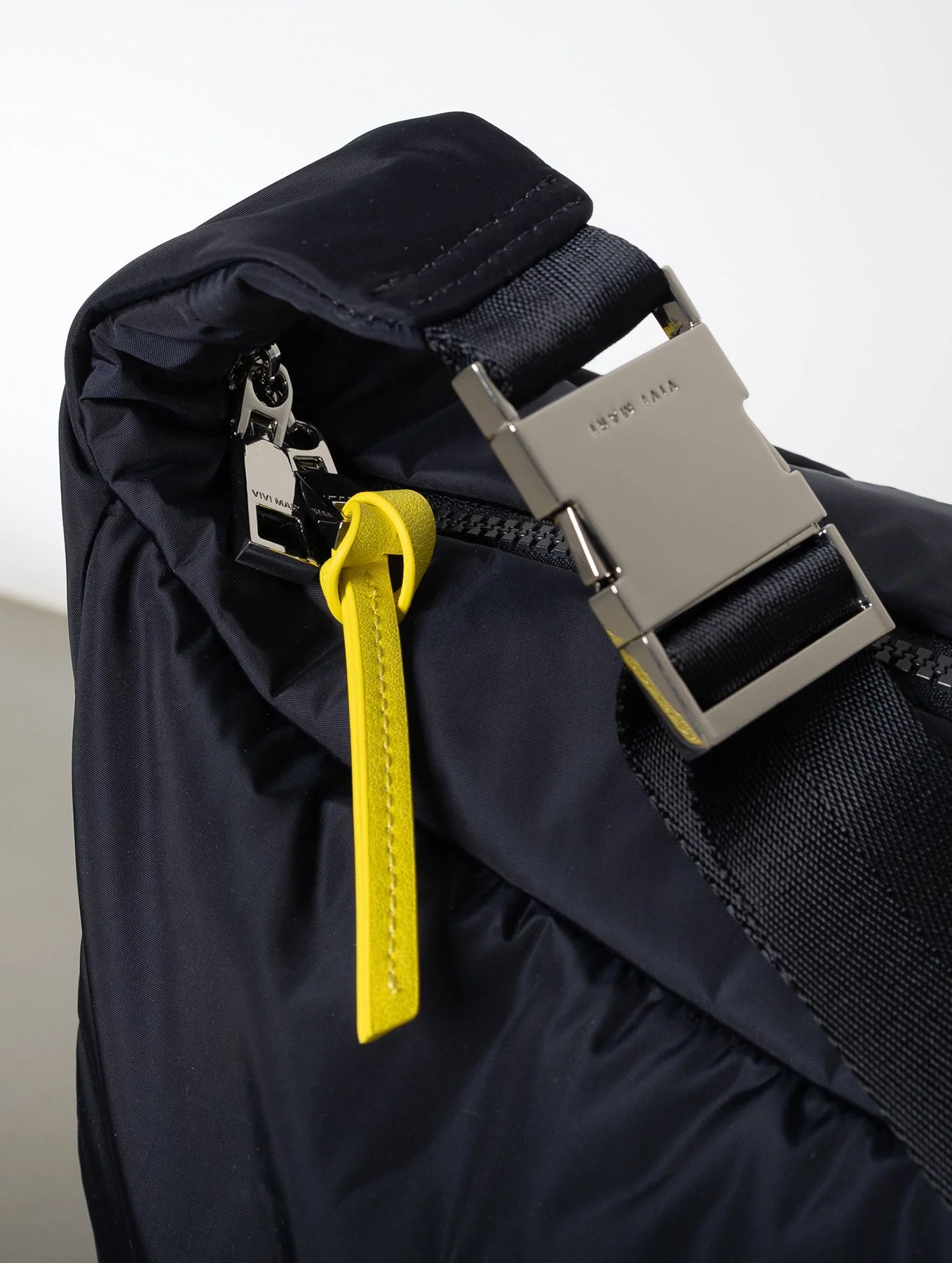 Padded Hip Bag Oversized - Navy