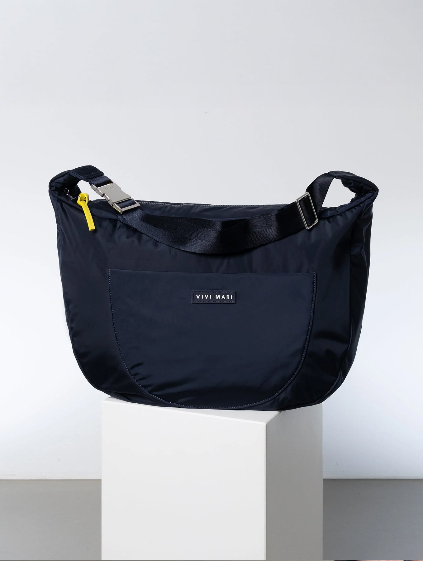 Padded Hip Bag Oversized - Navy