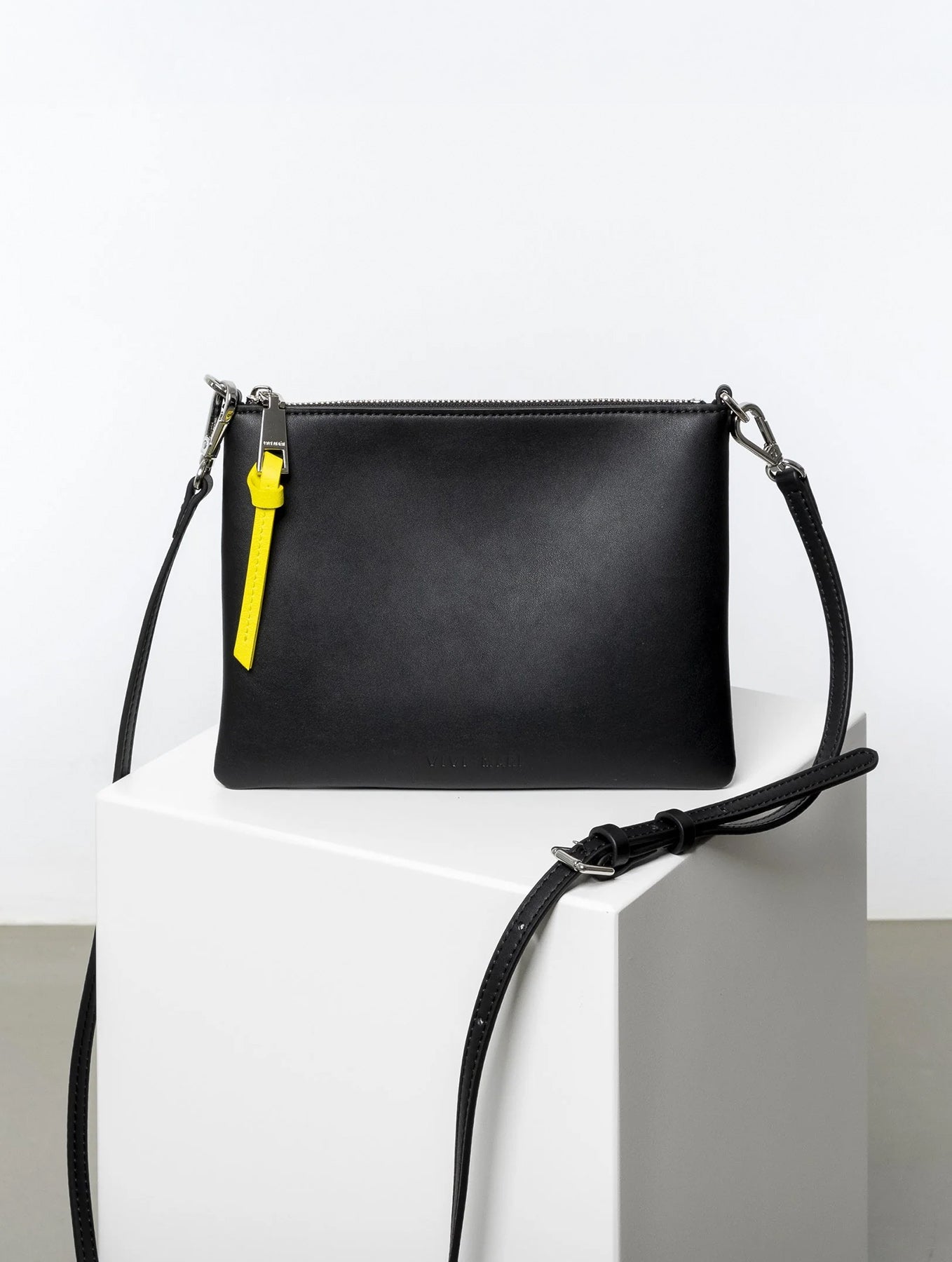 Pouch + Strap Basic Classic Thin - Black