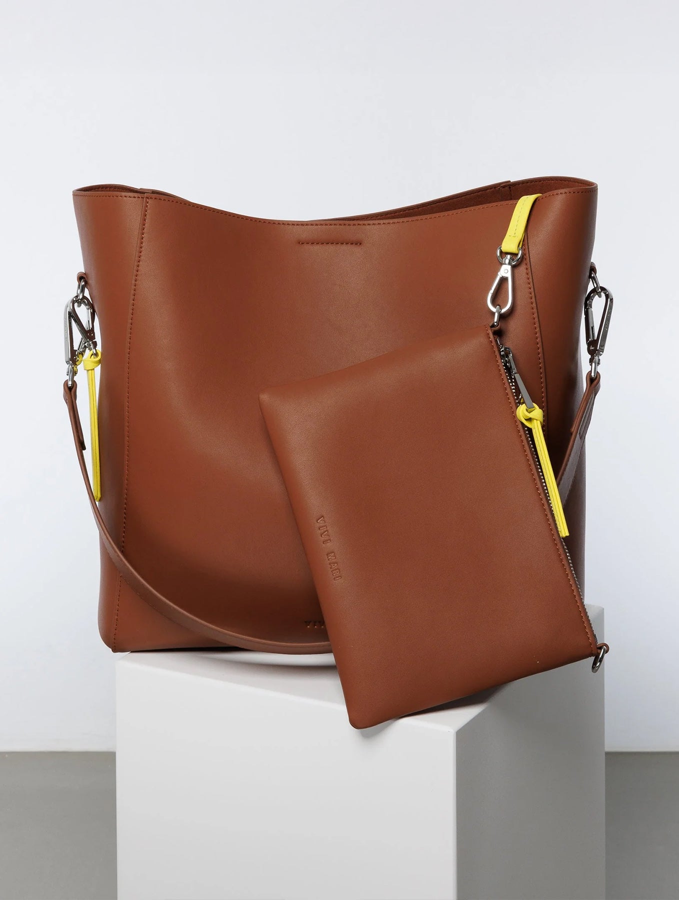 Pouch + Strap Basic Classic Thin - Tan