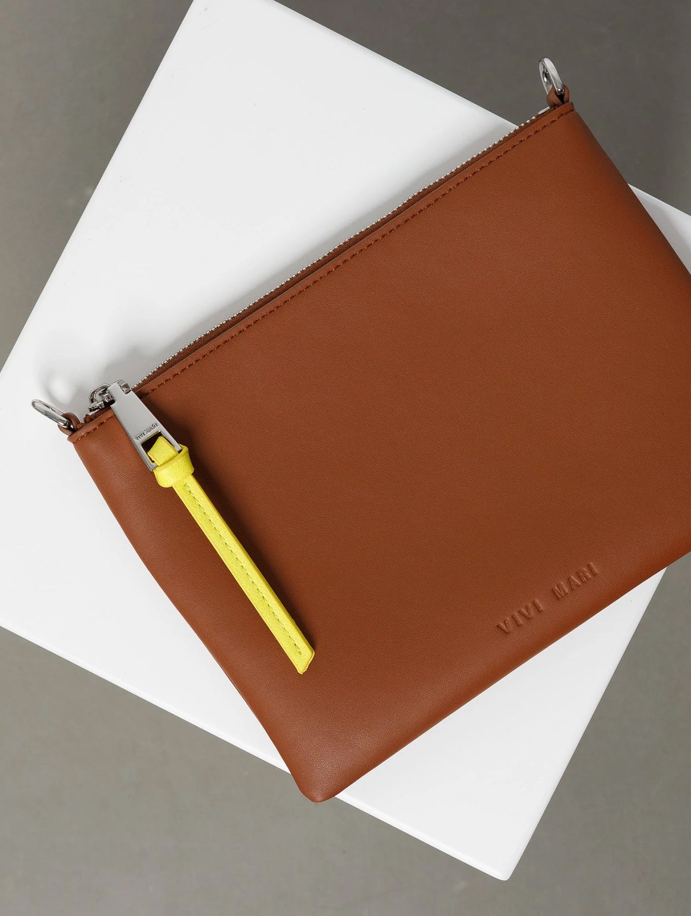 Pouch + Strap Basic Classic Thin - Tan