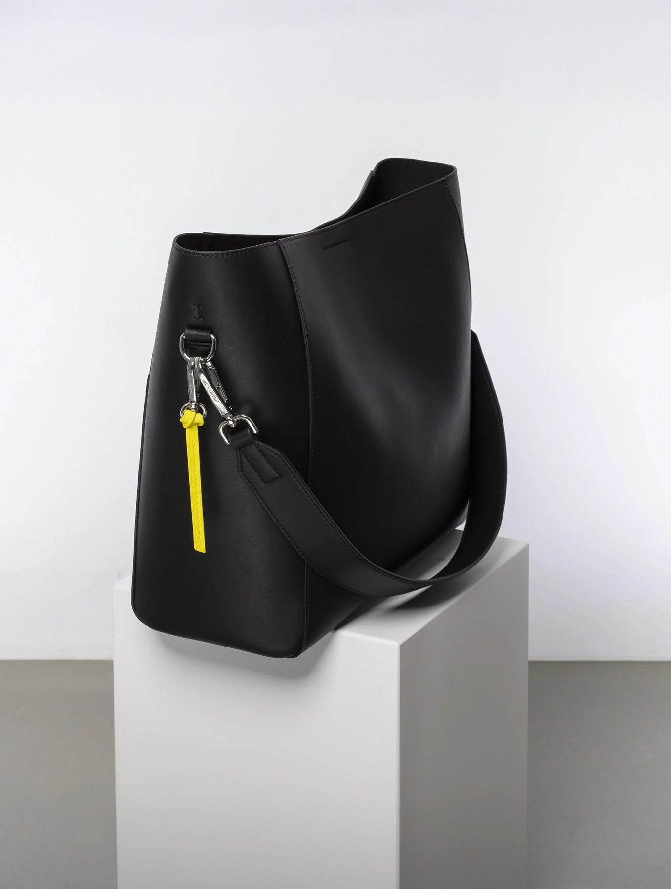 Tote Bag + Strap Basic Classic - Black