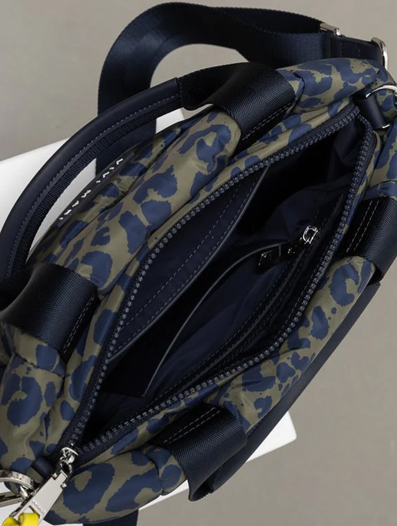 Padded Tote Bag Small - Leo Splashes Navy/Olive
