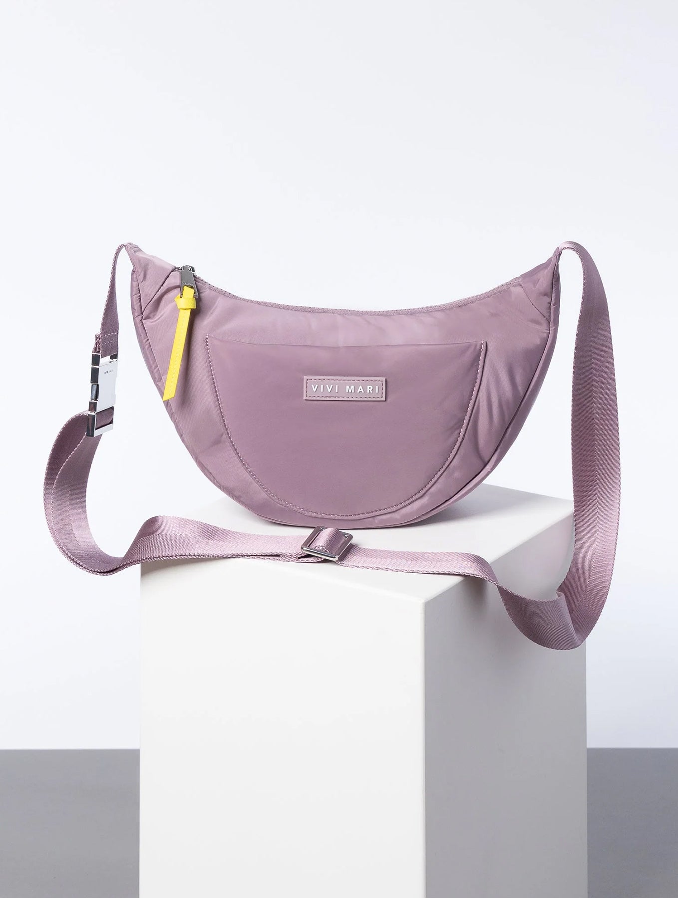Padded Hip Bag Medium - Ash Plum