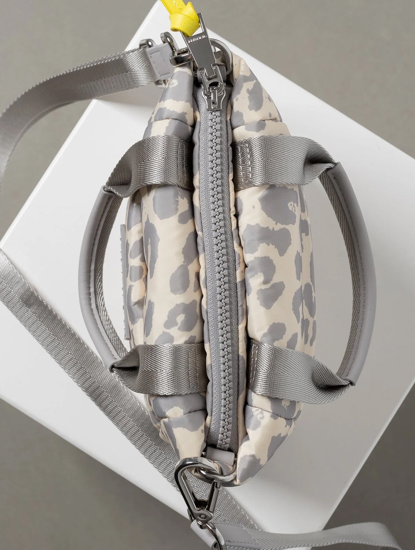 Padded Tote Bag Mini - Leo Splashes Grey/Sand