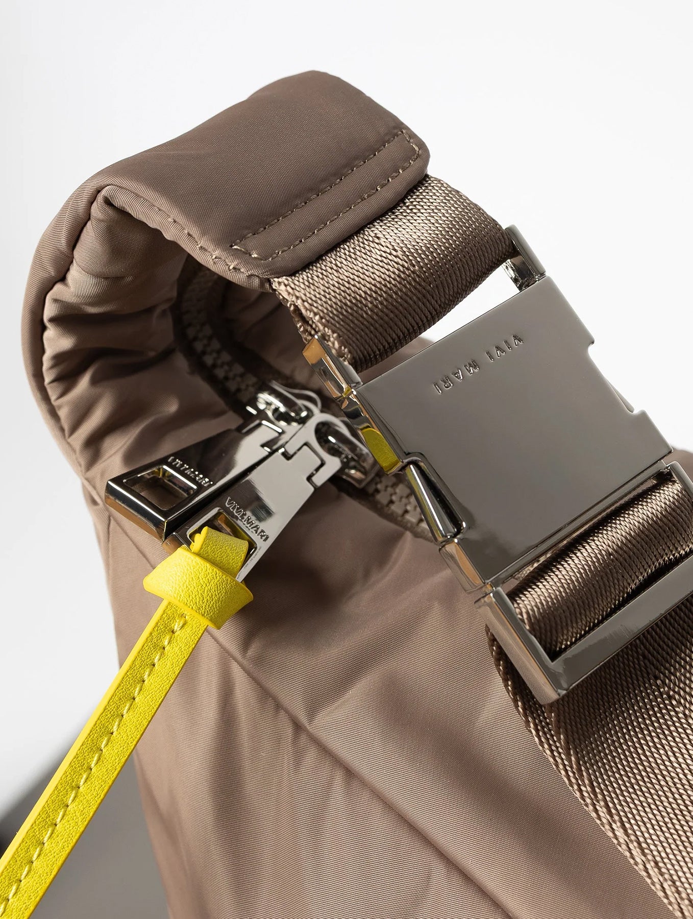 Padded Hip Bag Oversized - Dark Mushroom