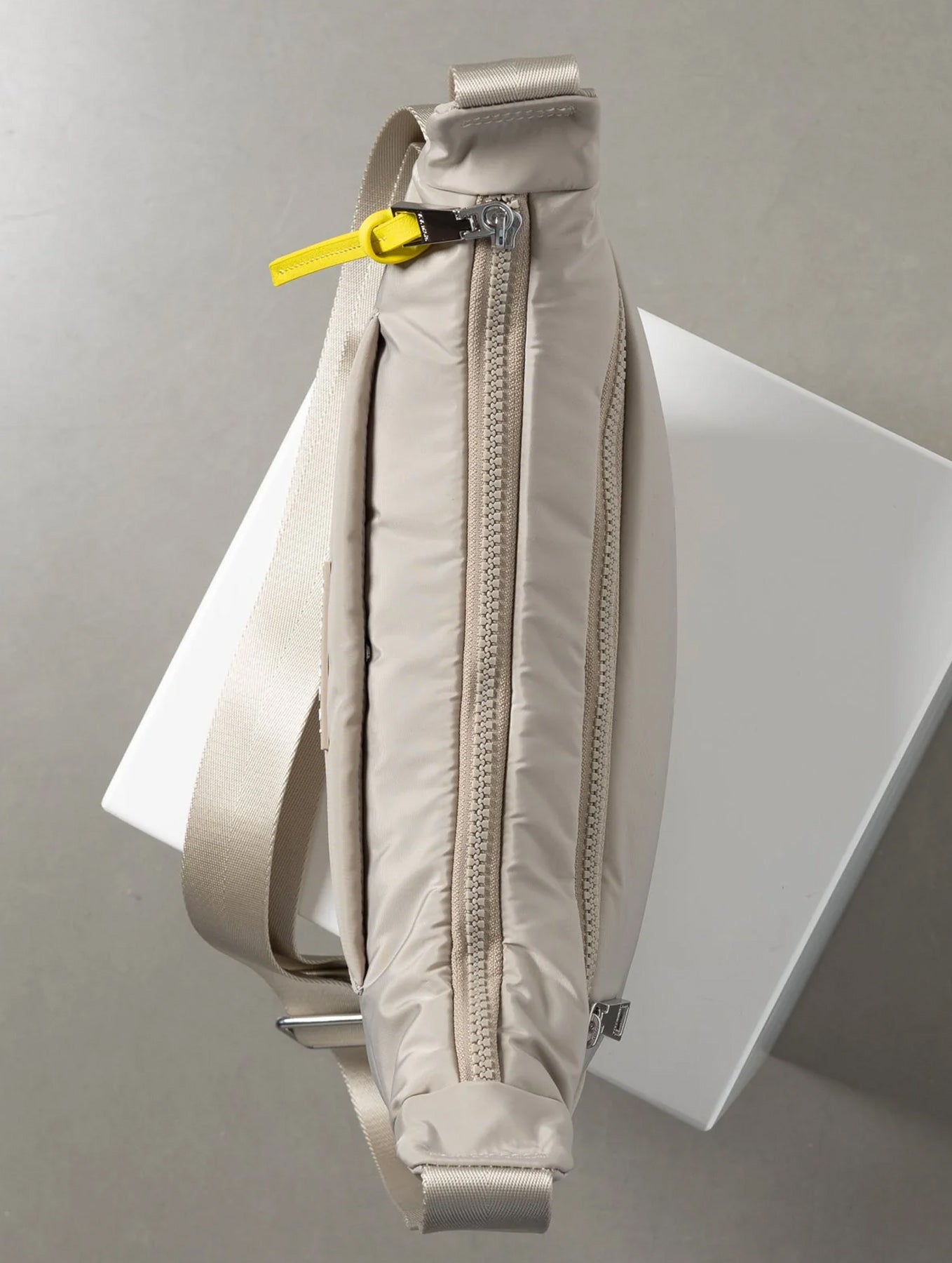 Padded Hip Bag Medium - Stone