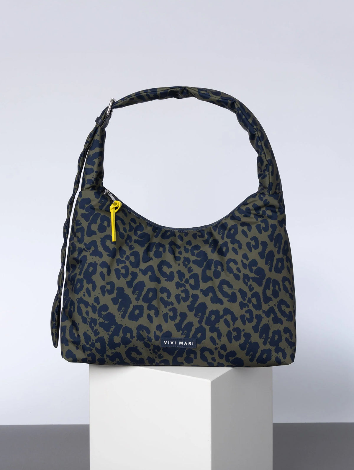 Buckle Bag medium - Leo Splashes Navy/Olive