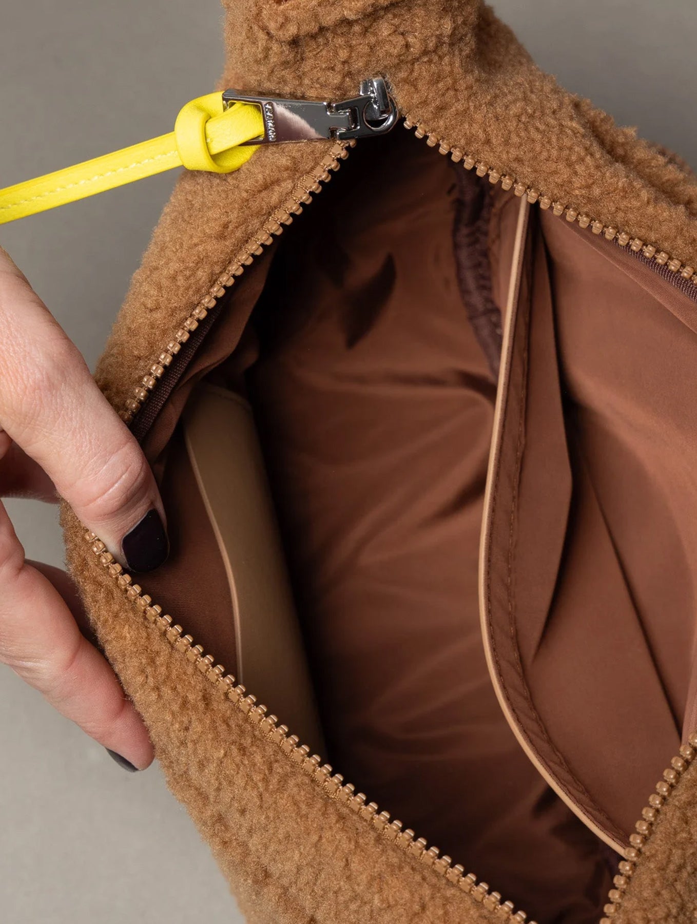 Teddy Hip Bag Medium - Caramel