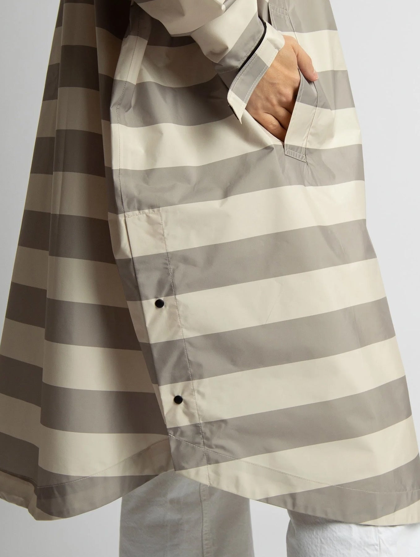 Raincoat Bold Stripes - Mushroom/Sand