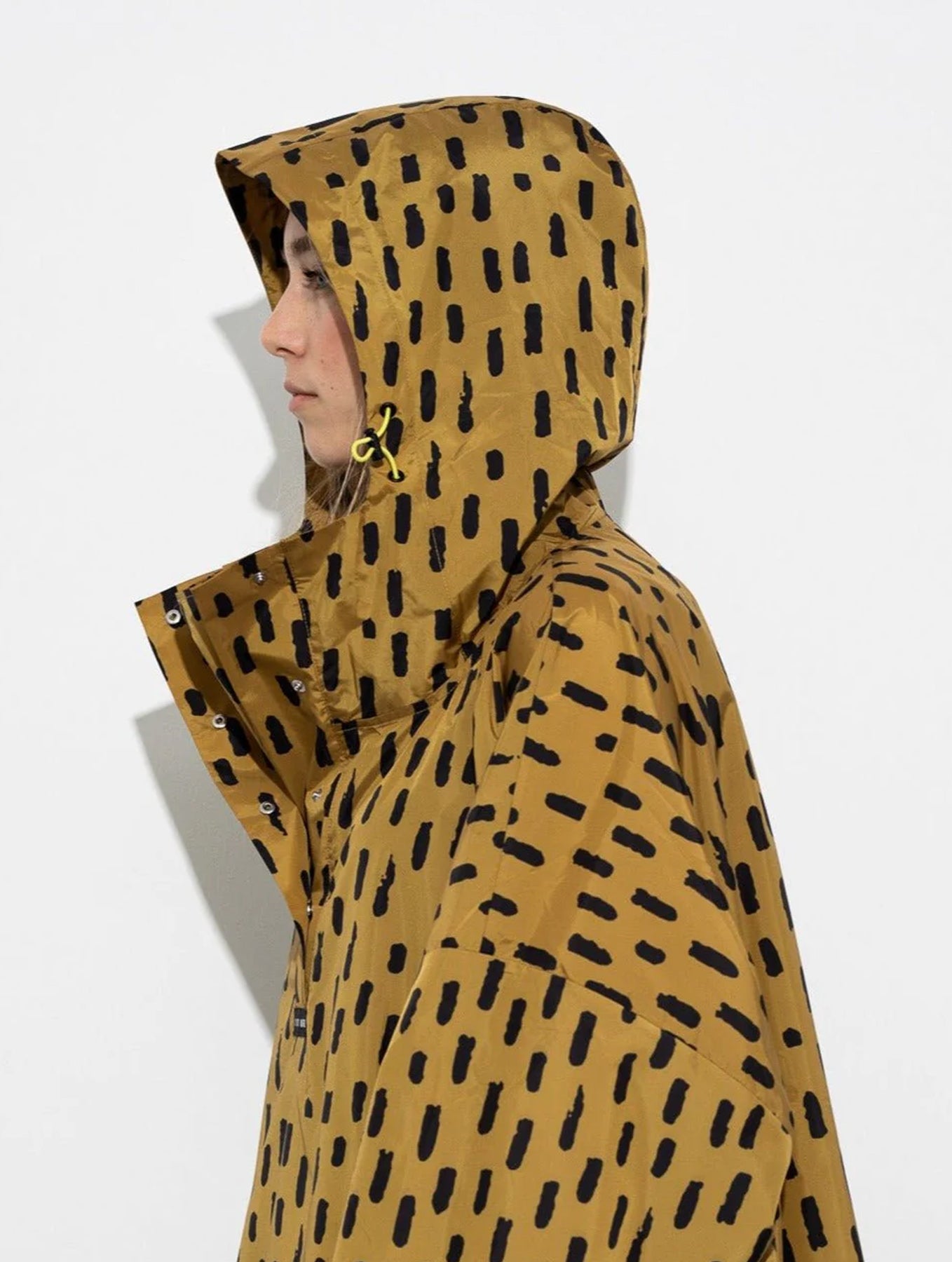 Raincoat - Drops Mustard/Black