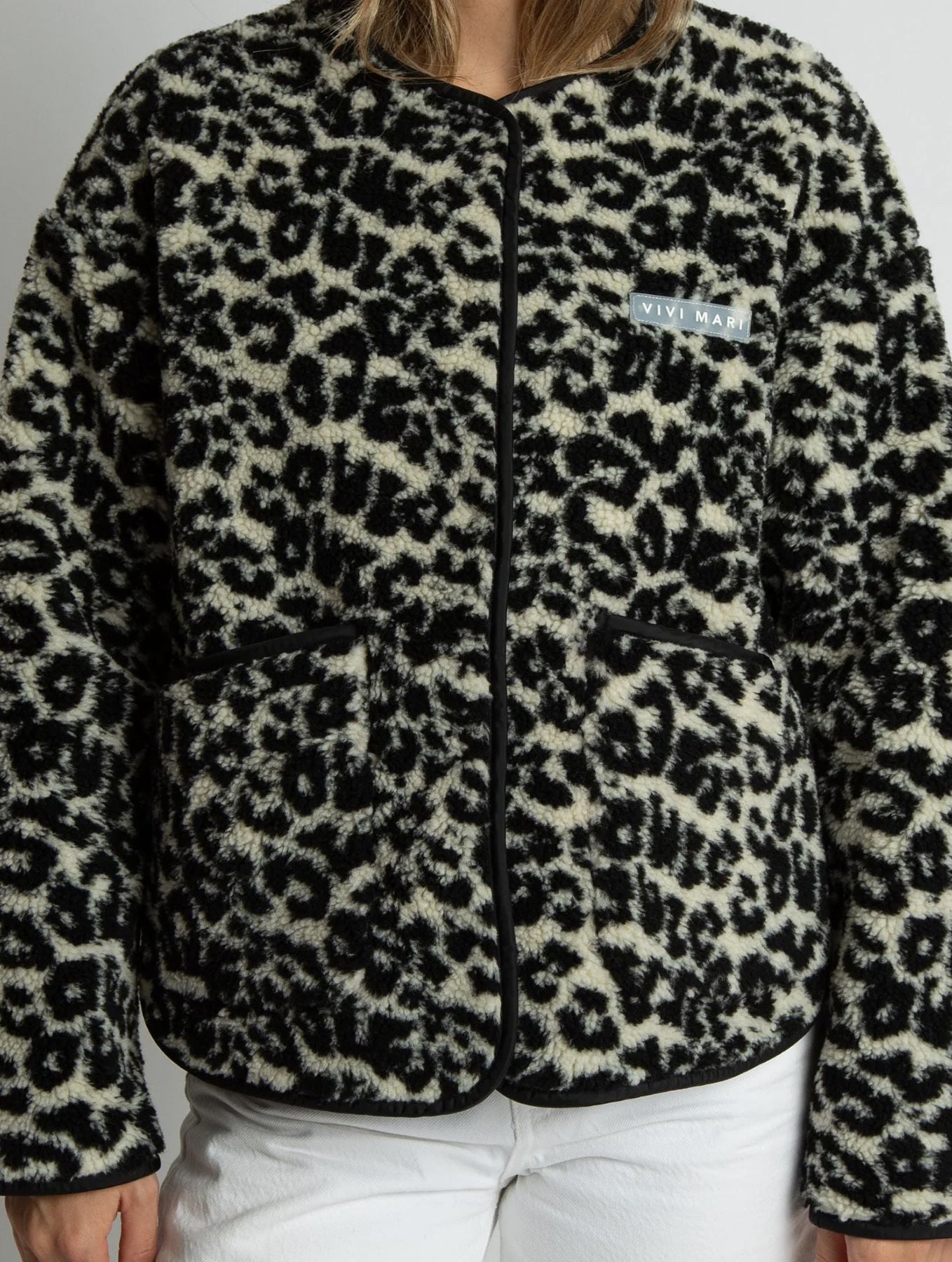 Teddy Fleece Jacket - Leo Splashes Black/Sand