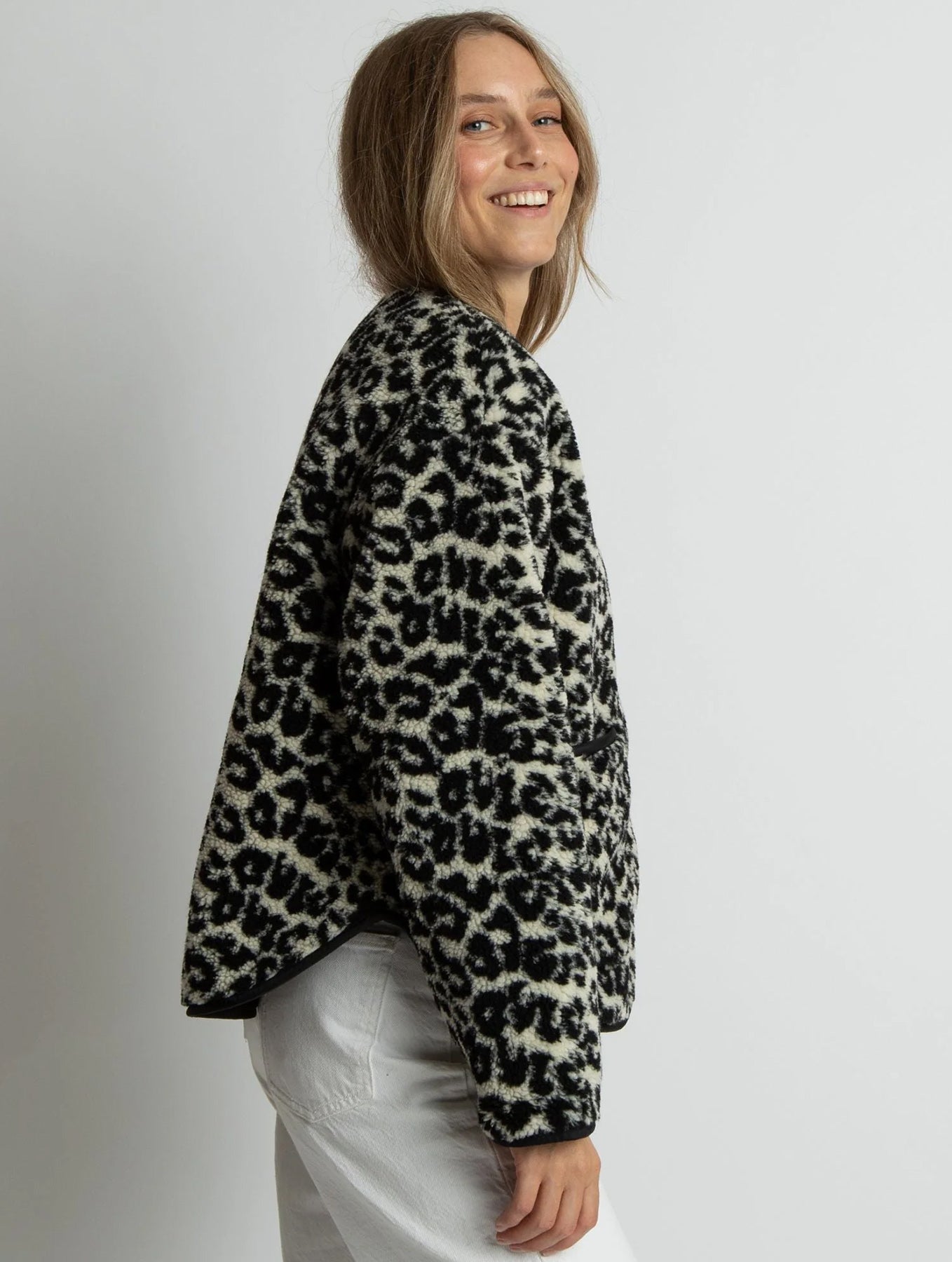 Teddy Fleece Jacket - Leo Splashes Black/Sand