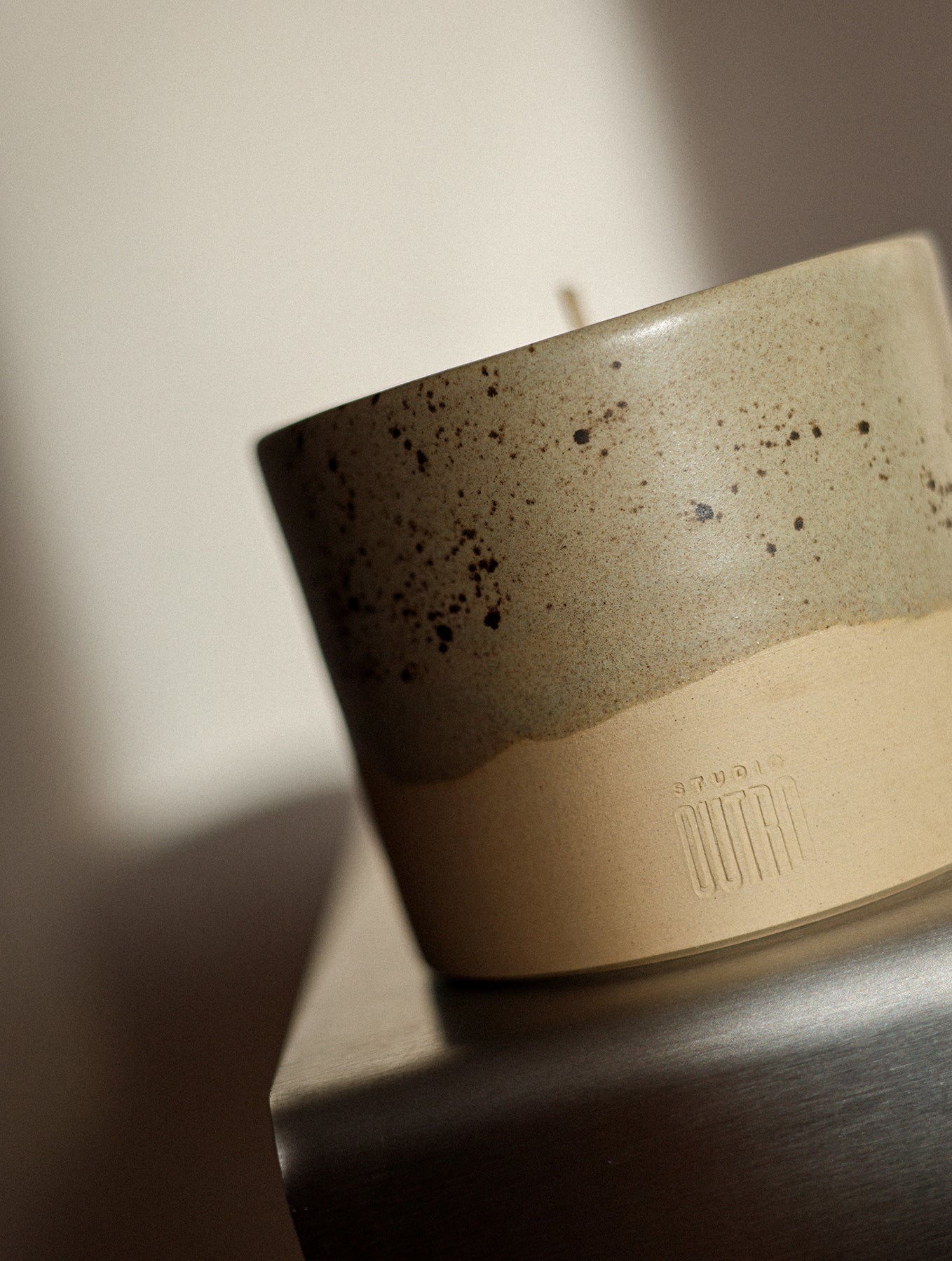 Sojawachskerze in Keramik "Calma"