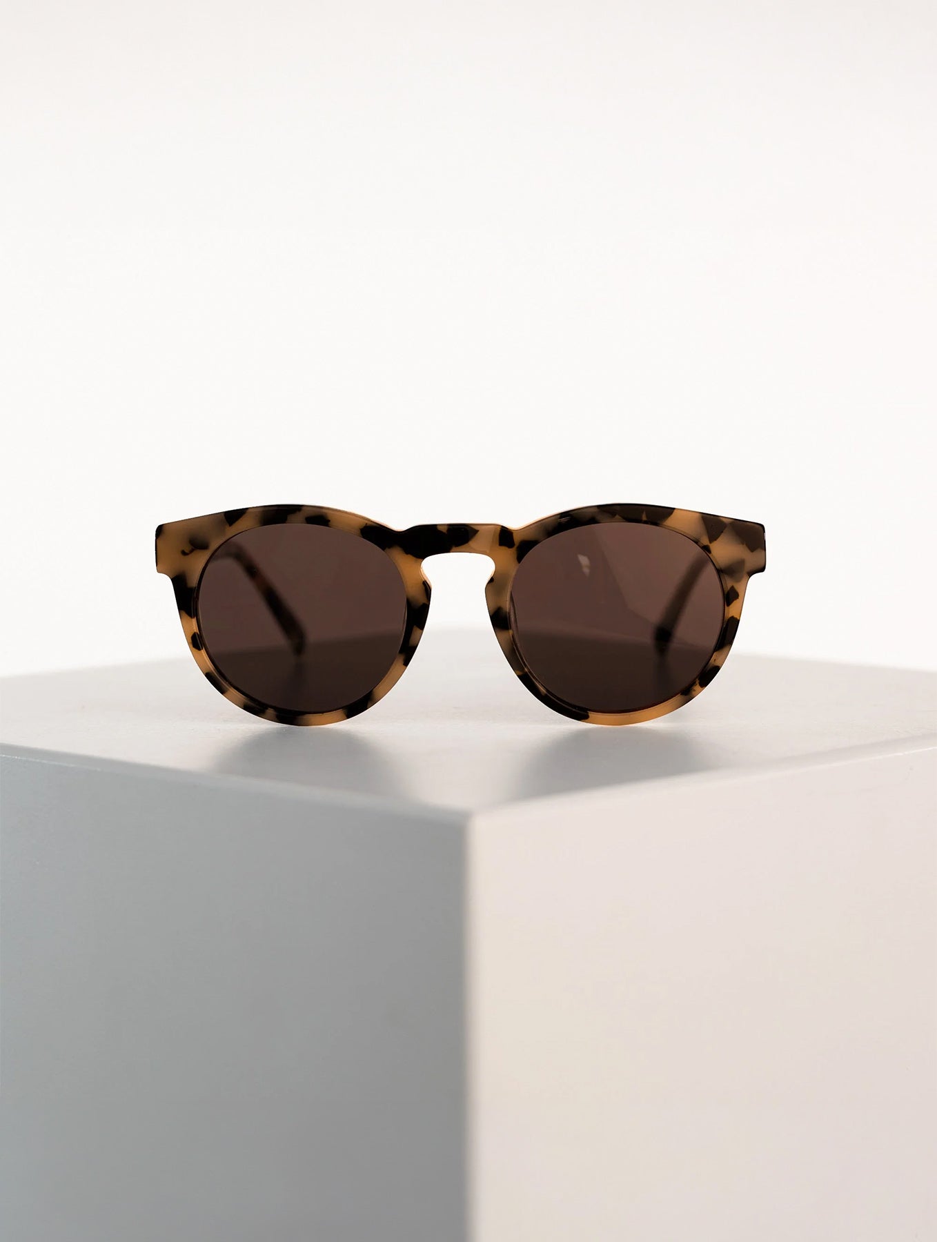 Sonnenbrille "Kiss the Sun" - Leo Brown/Camel