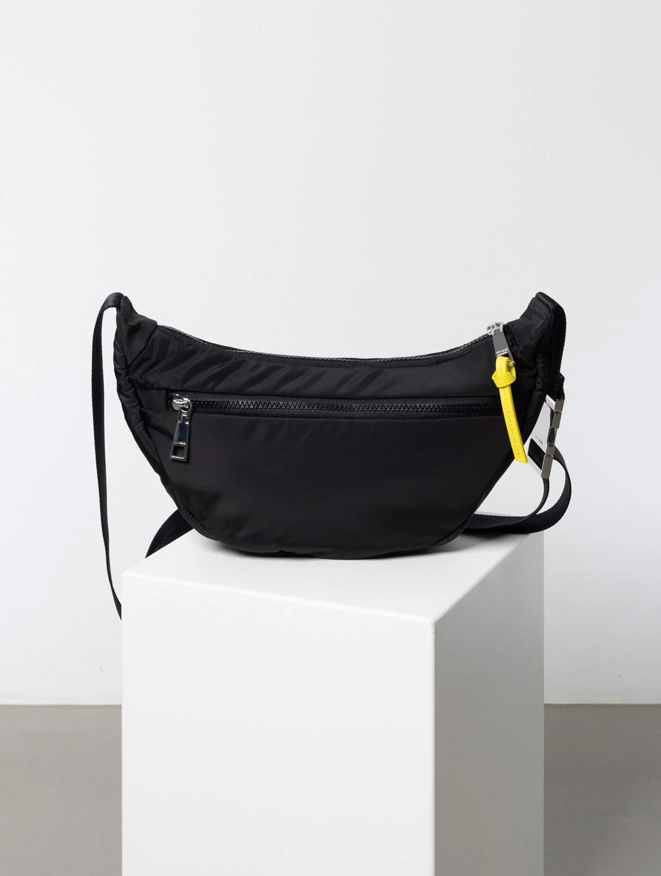 Padded Hip Bag Medium - Black