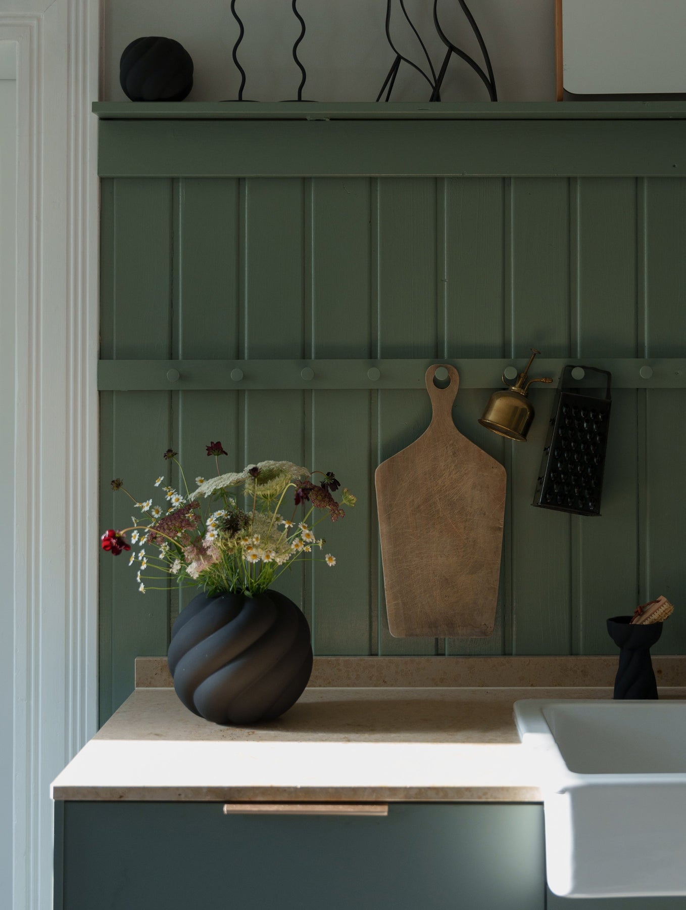 Vase Twist Ball Small