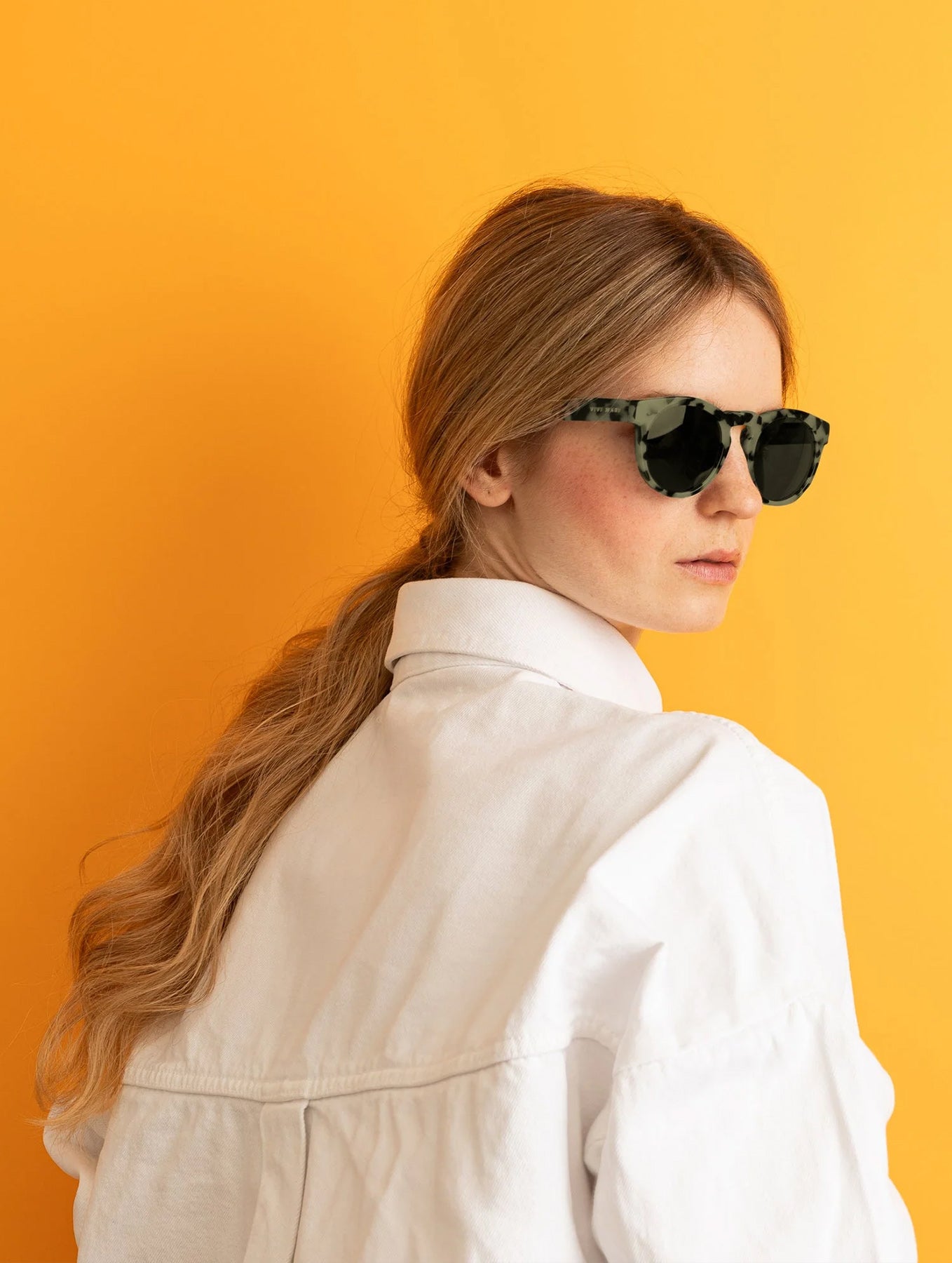 Sonnenbrille "Kiss the Sun" - Leo Black/Olive