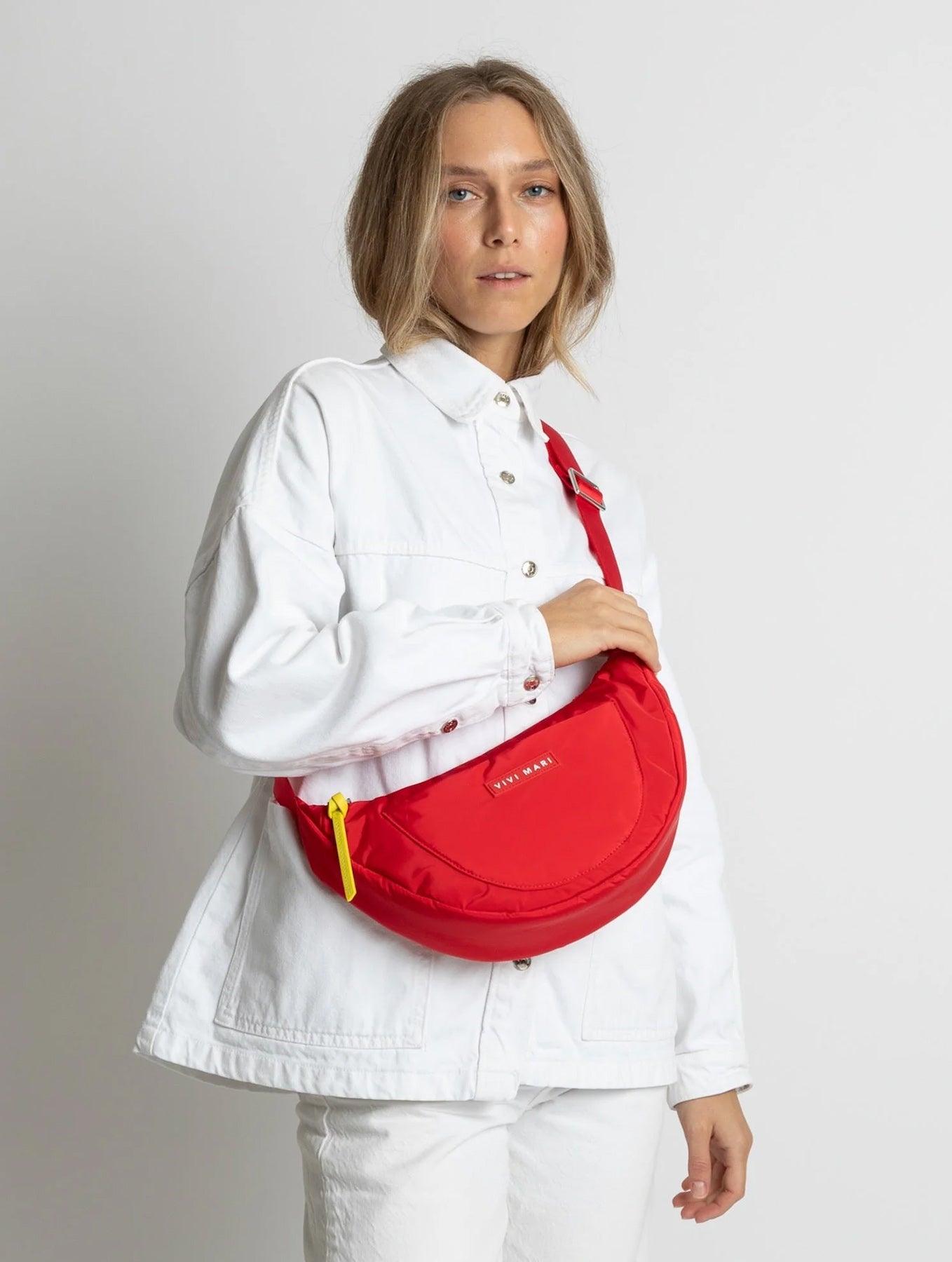 Padded Hip Bag Medium - True Red