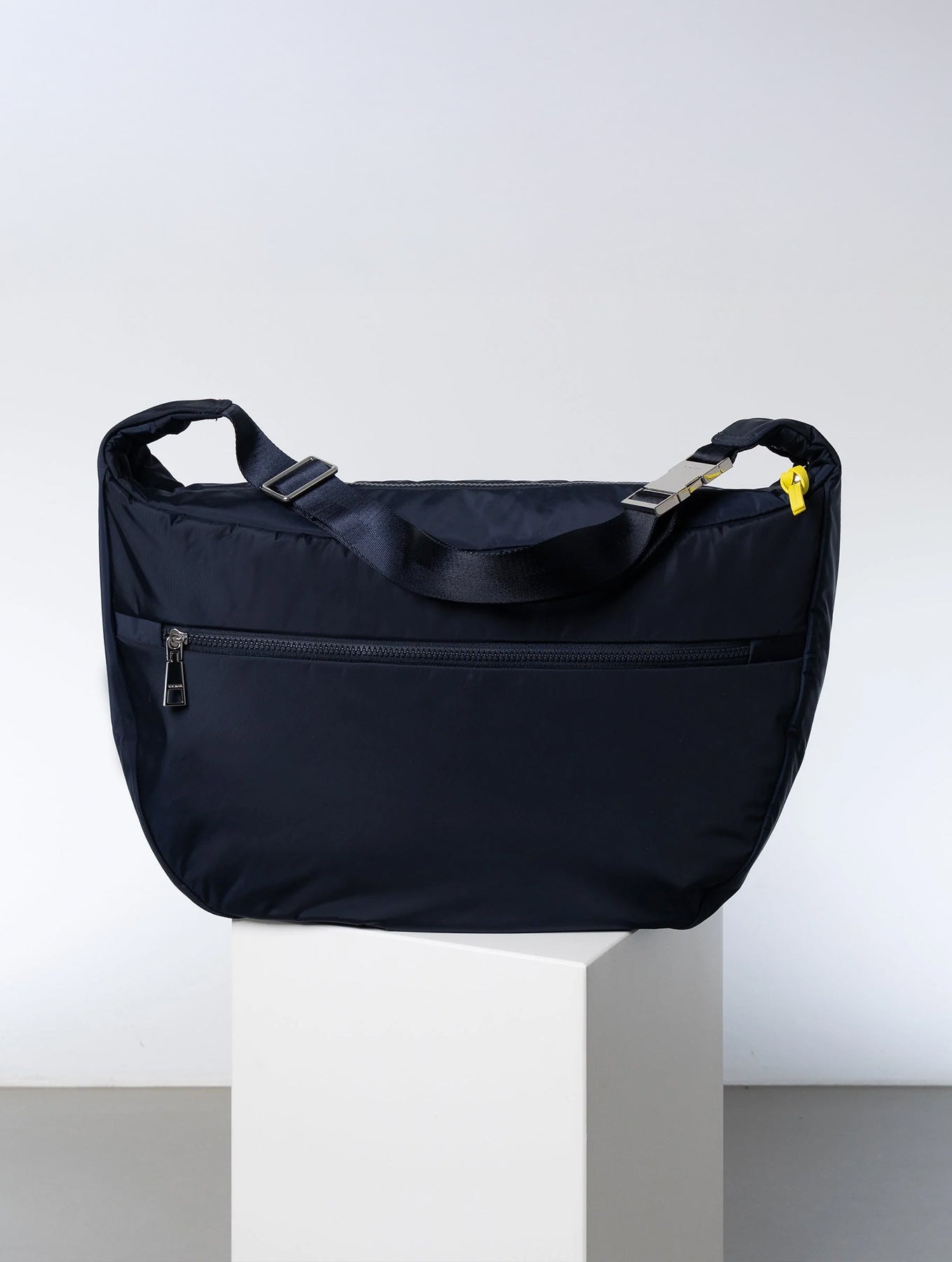 Padded Hip Bag Oversized - Navy