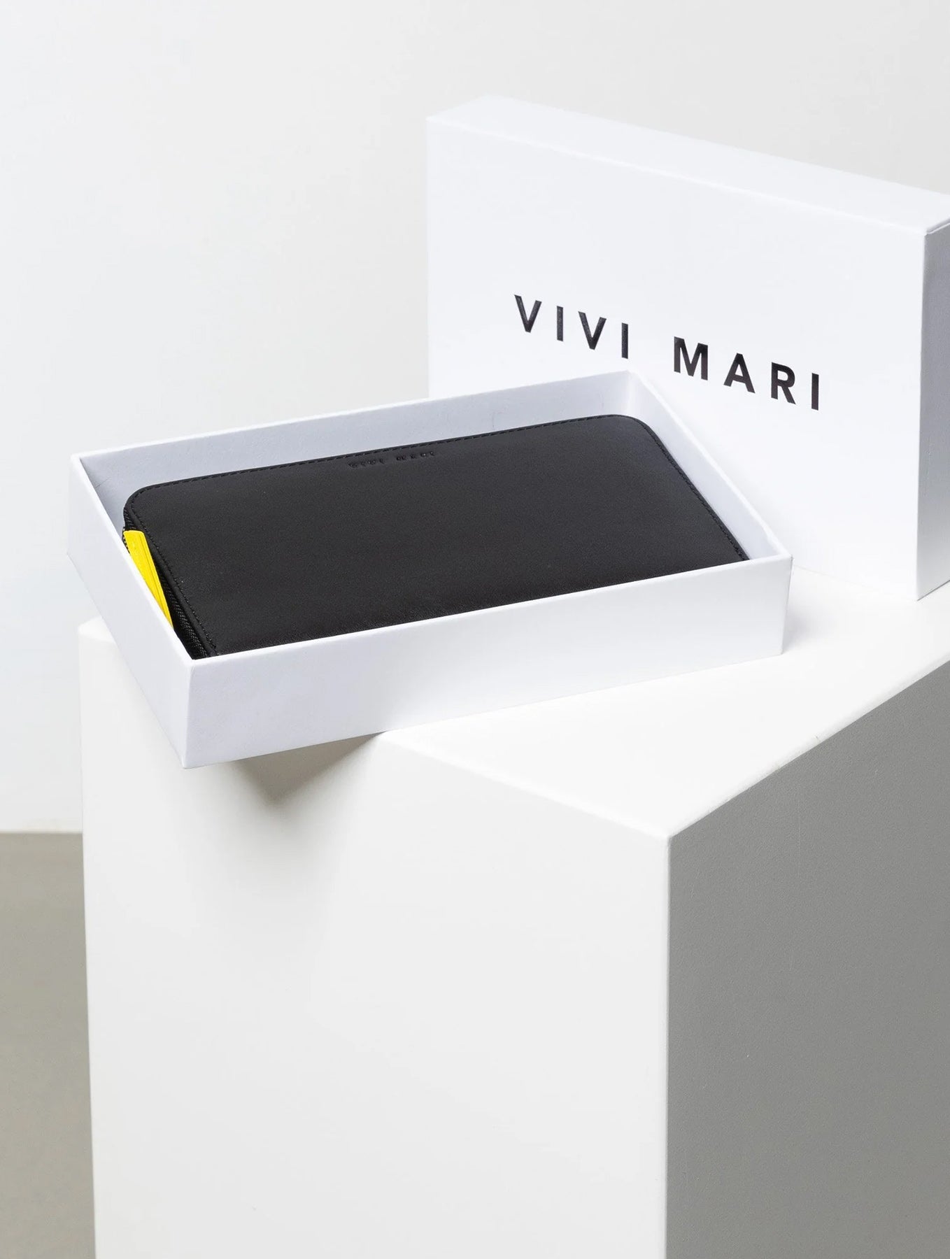 Continental Wallet - Black