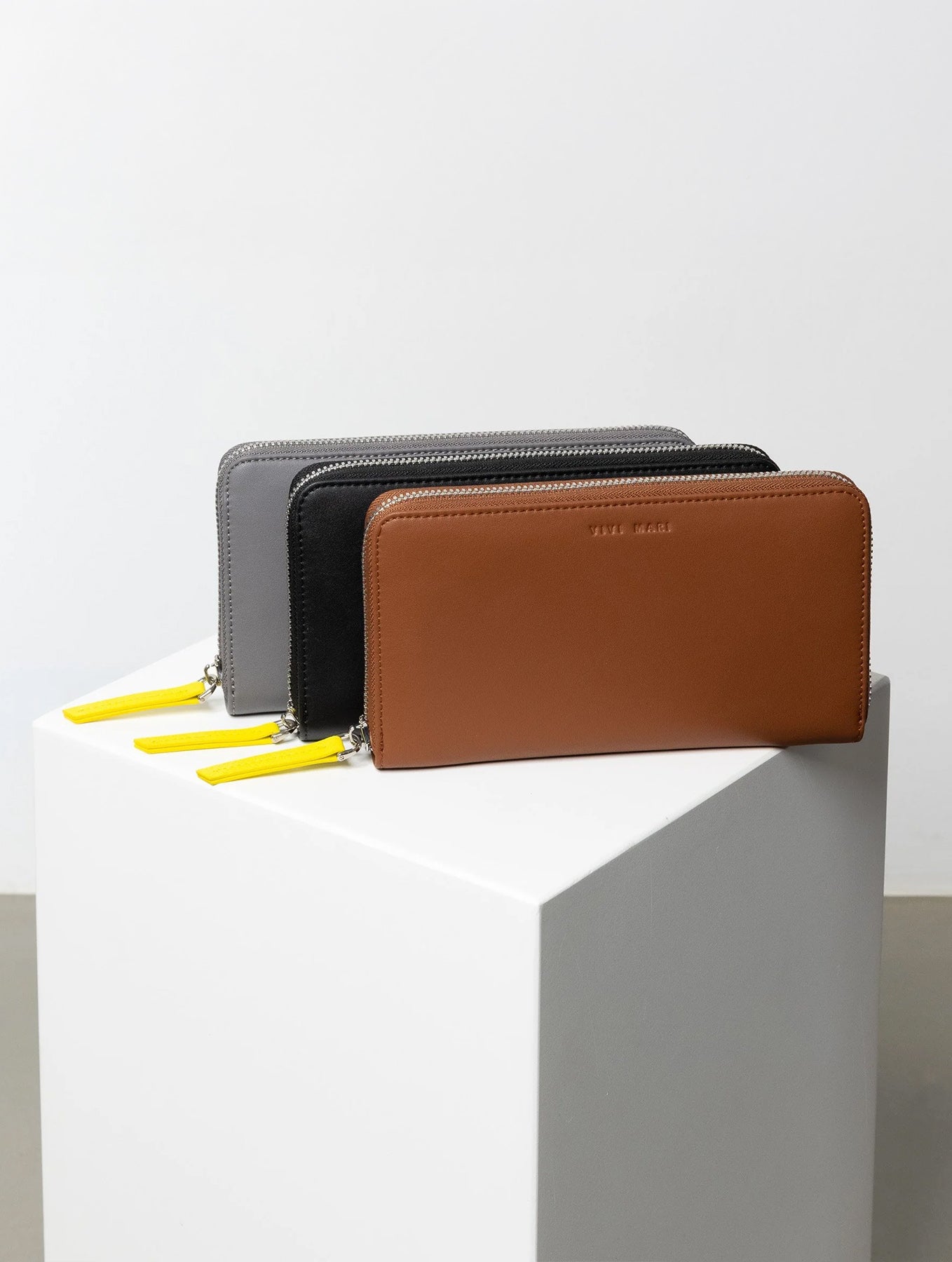 Continental Wallet - Tan