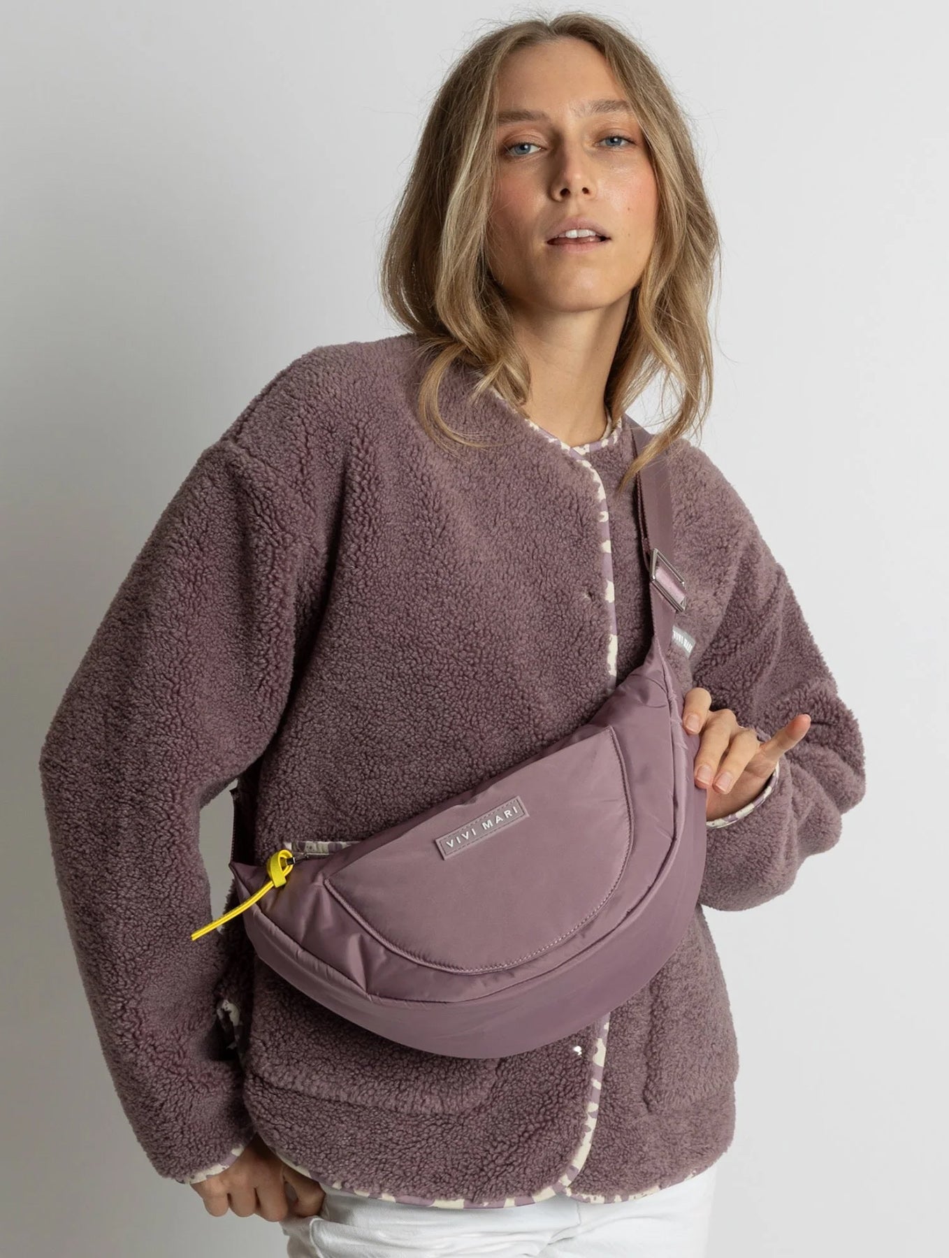 Padded Hip Bag Medium - Ash Plum