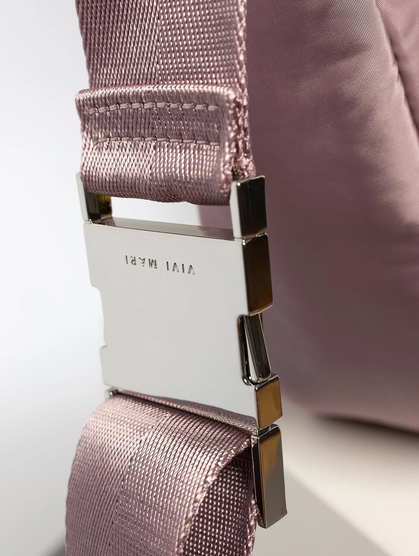 Padded Hip Bag Medium - Ash Plum