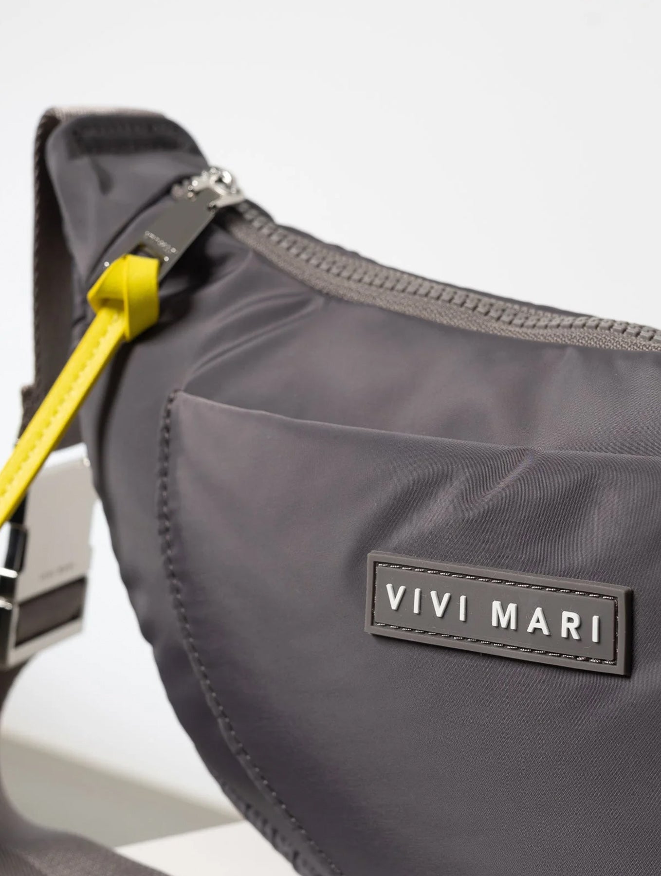 Padded Hip Bag Medium - Taupe