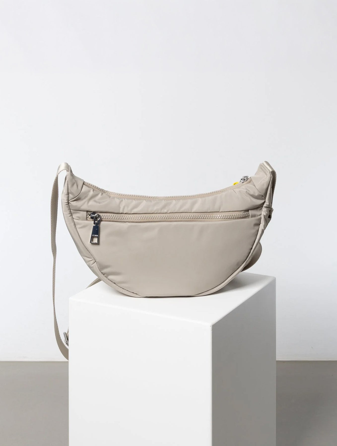 Padded Hip Bag Medium - Stone