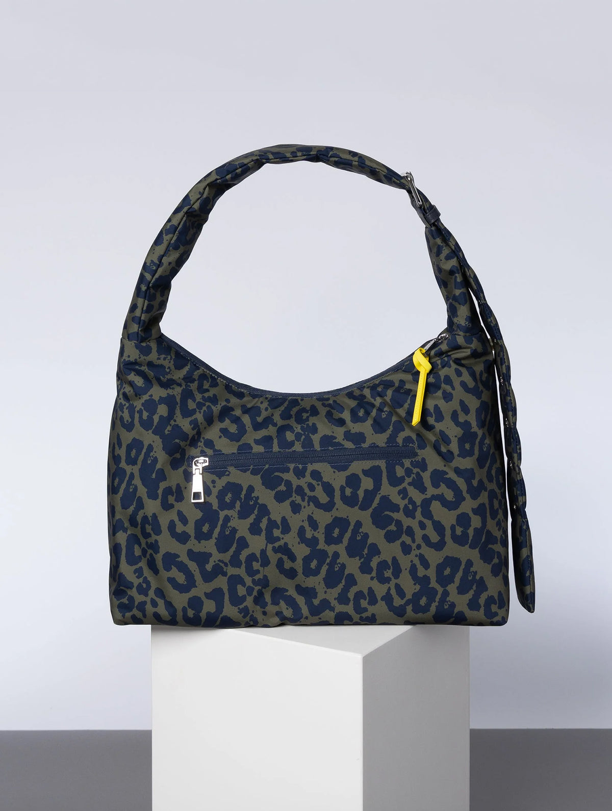Buckle Bag medium - Leo Splashes Navy/Olive