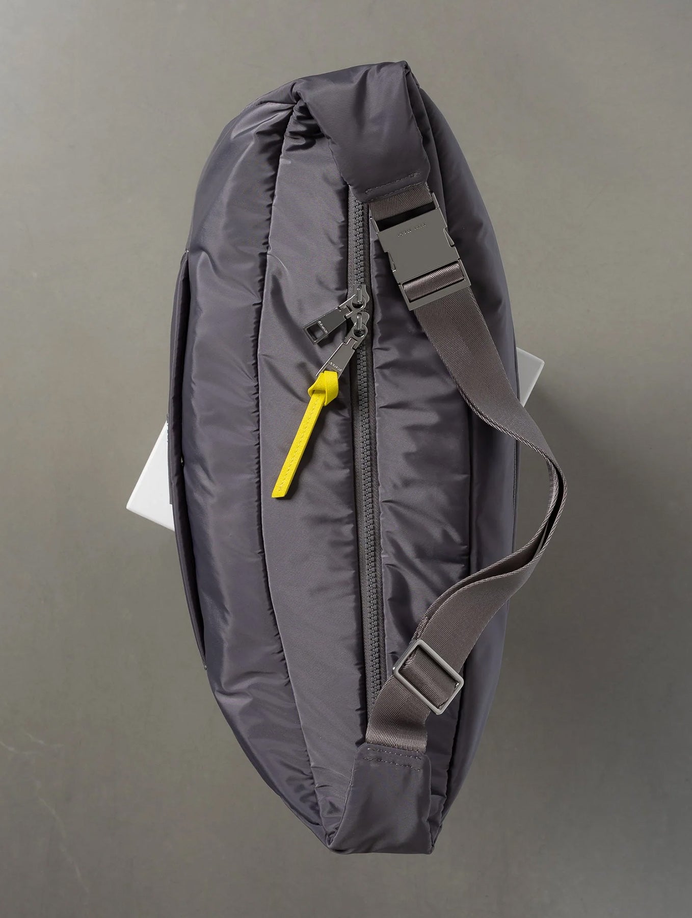 Padded Hip Bag Oversized - Taupe