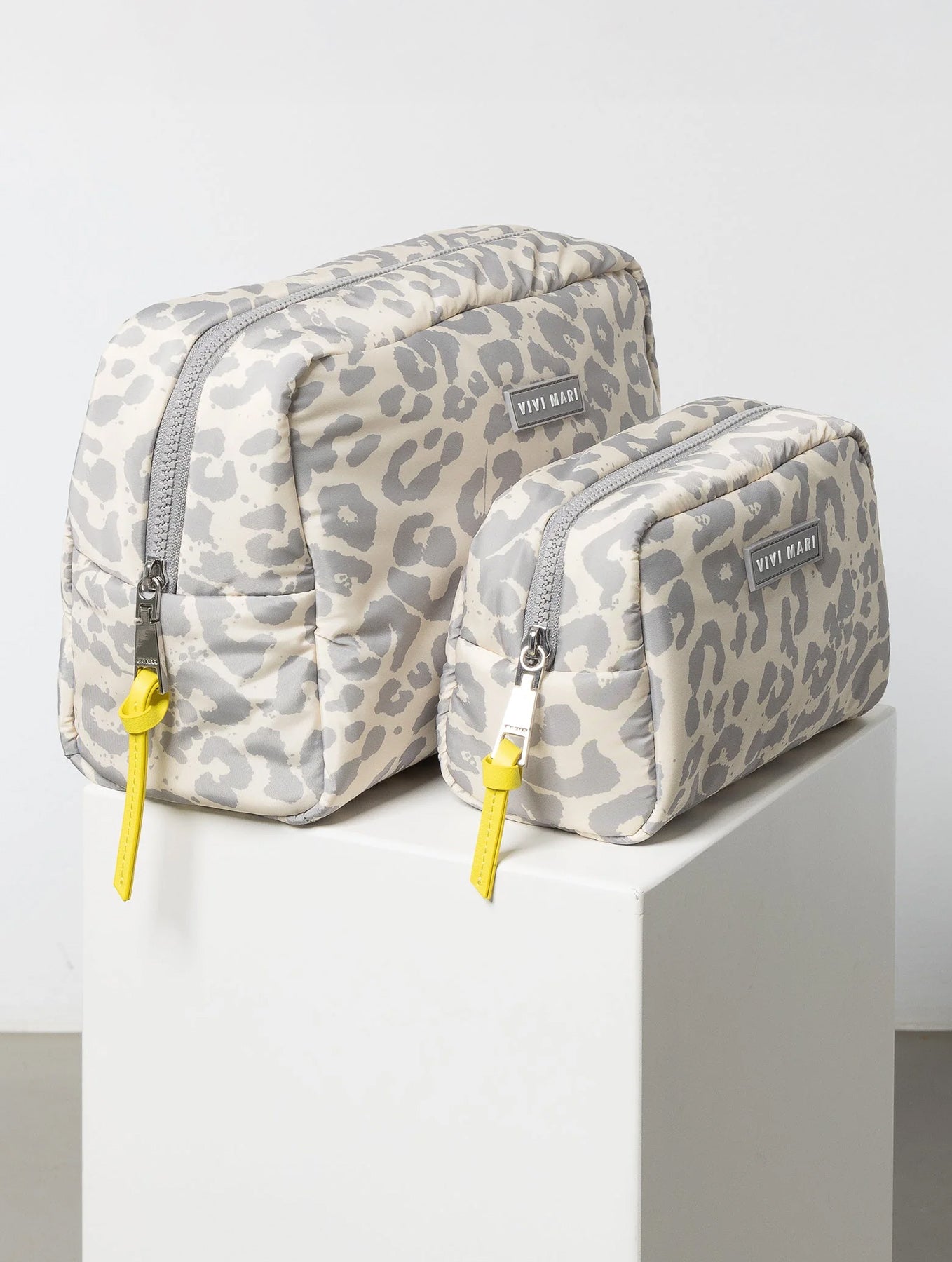 Kosmetiktasche Large -  Leo Splashes Grey/Sand