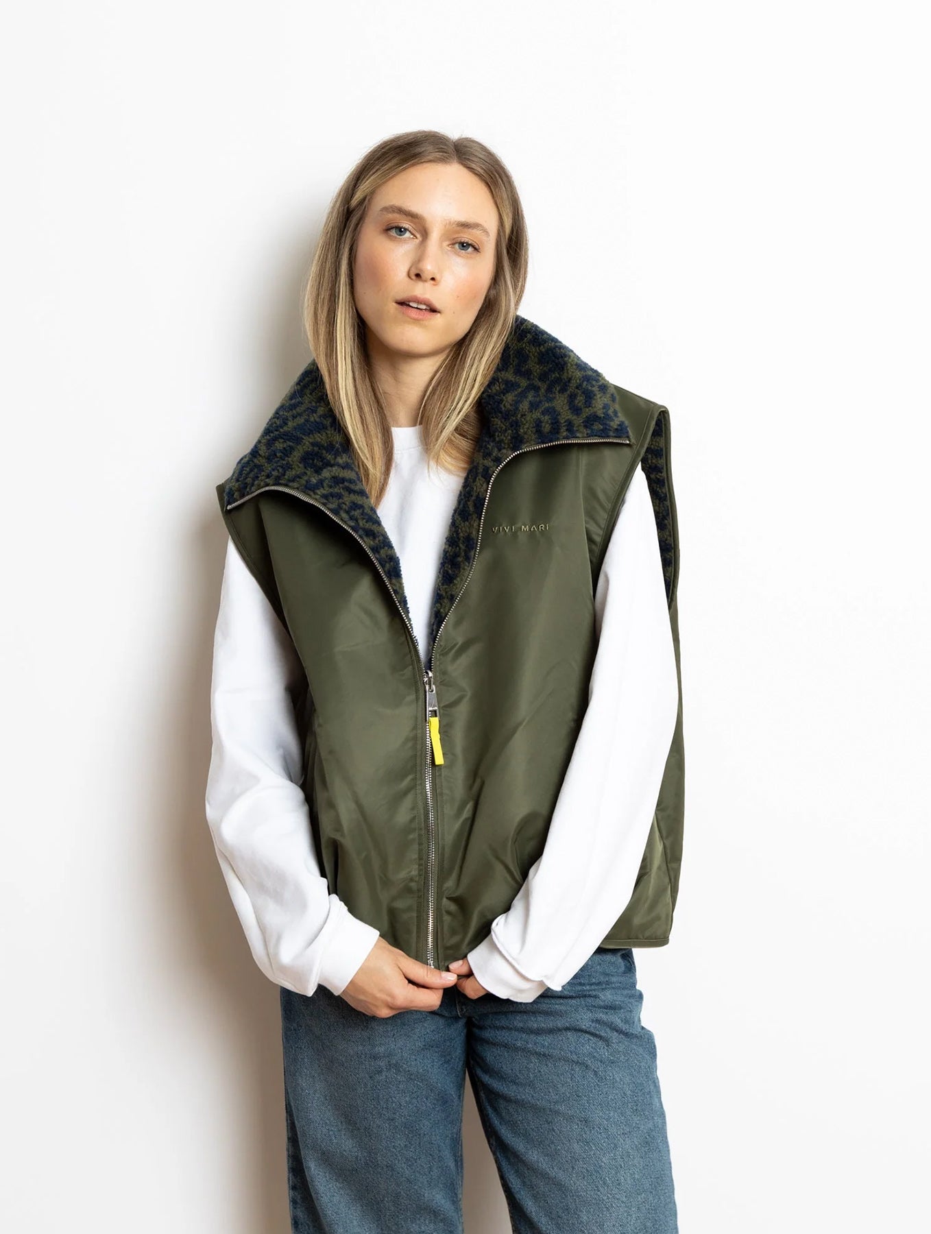 Reversible Bomber Vest - Olive/Leo Navy-Olive