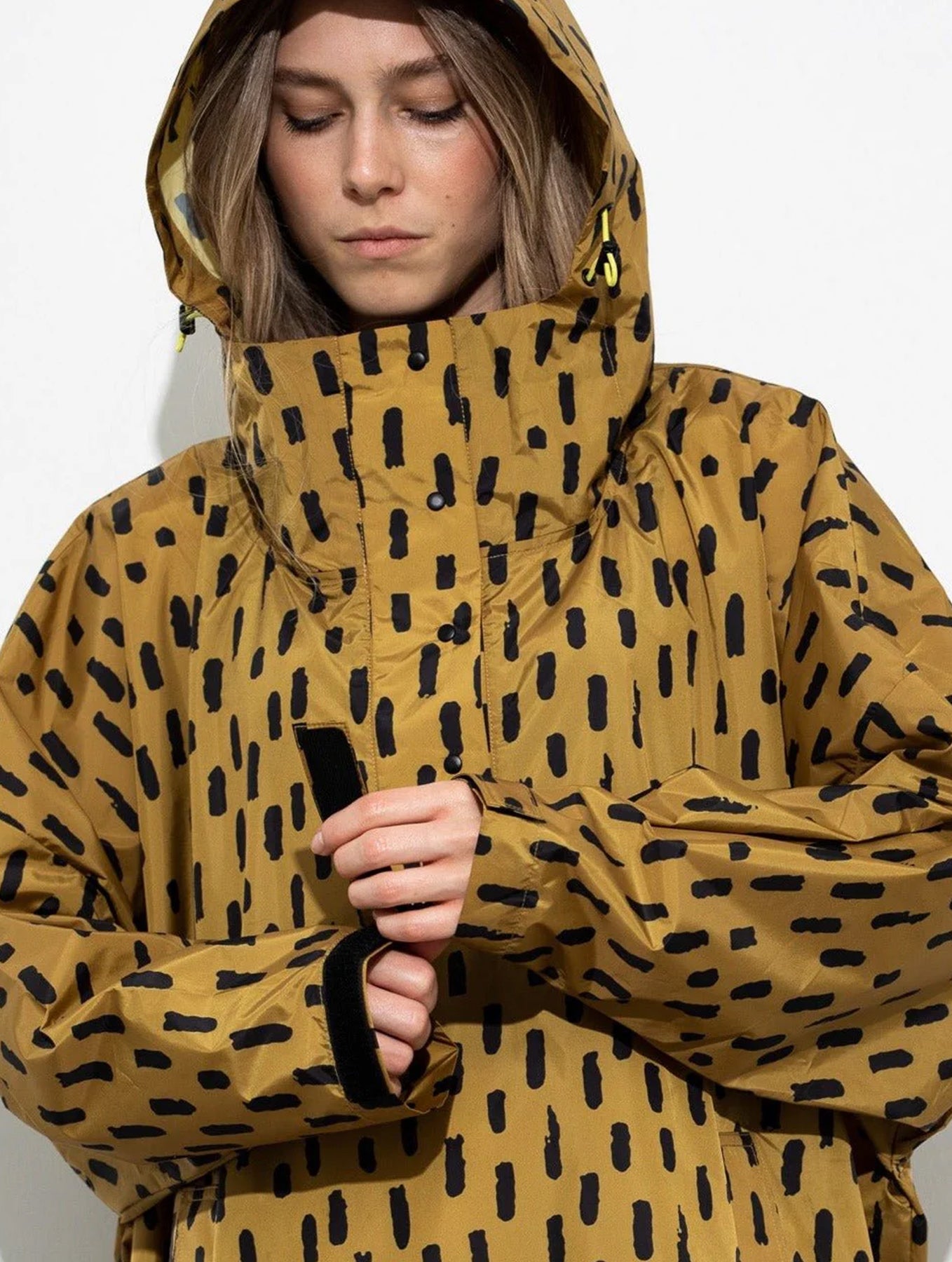 Raincoat - Drops Mustard/Black
