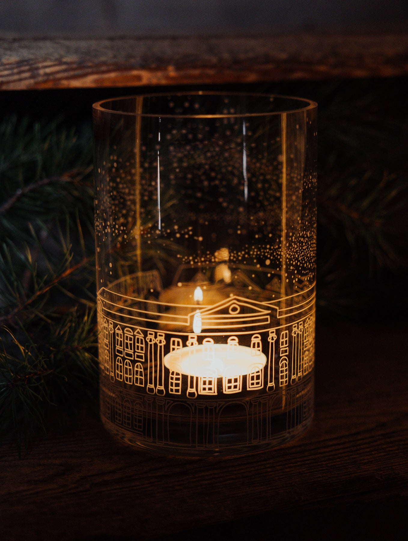 Teelichthalter mit Wintermotiv "Hus"