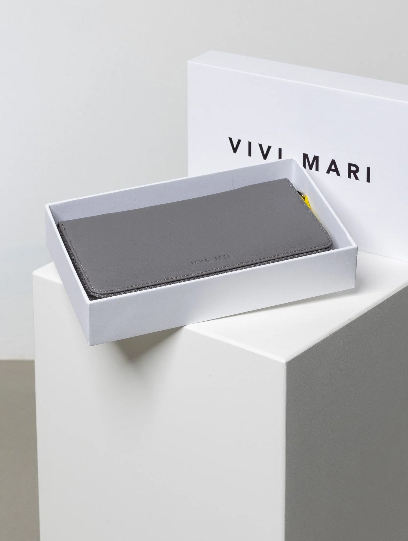 Continental Wallet - Taupe